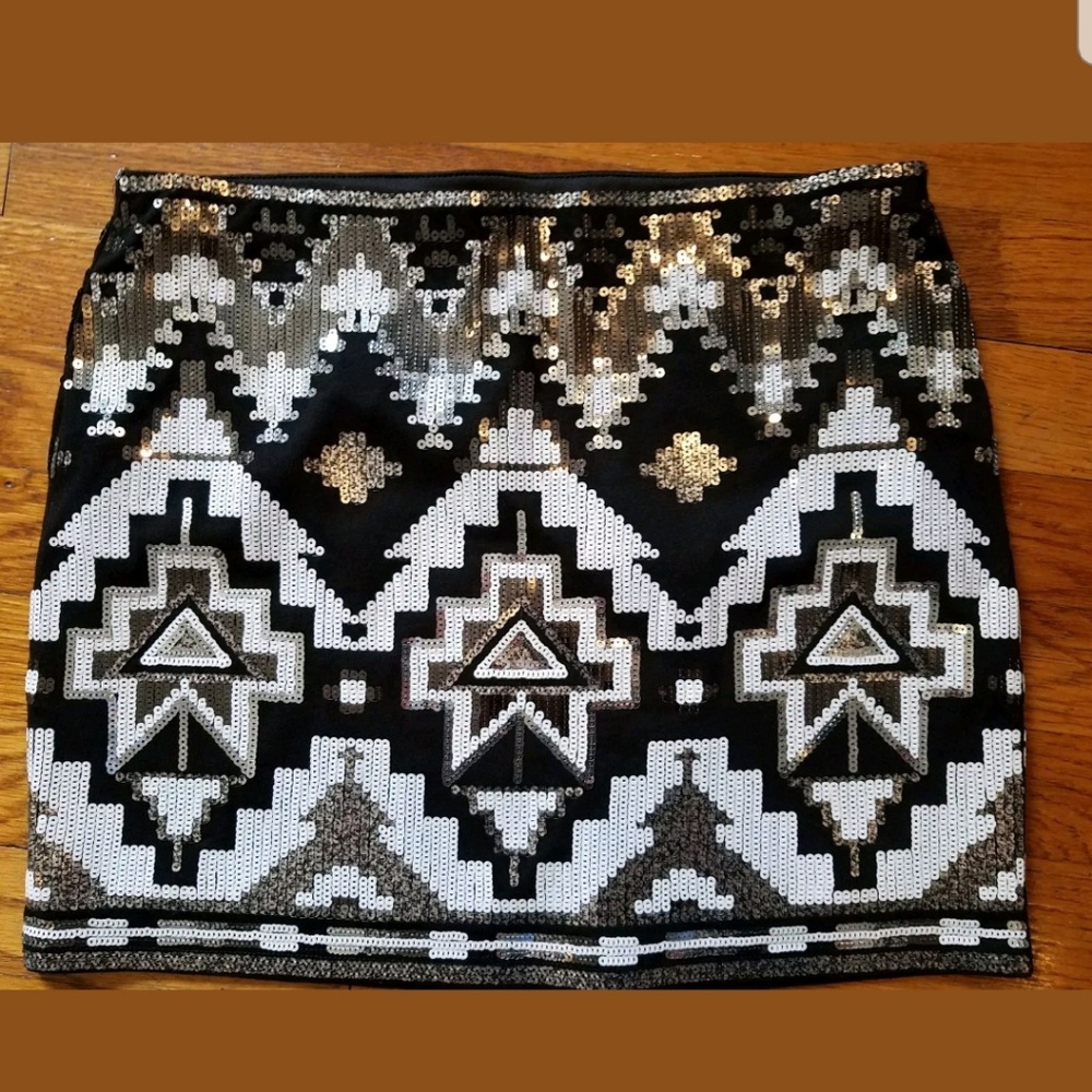 Express Sequin Axtec Stretchy Mini Skirt S… - Picture 4 of 8